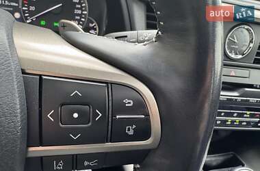 Внедорожник / Кроссовер Lexus RX 2021 в 
