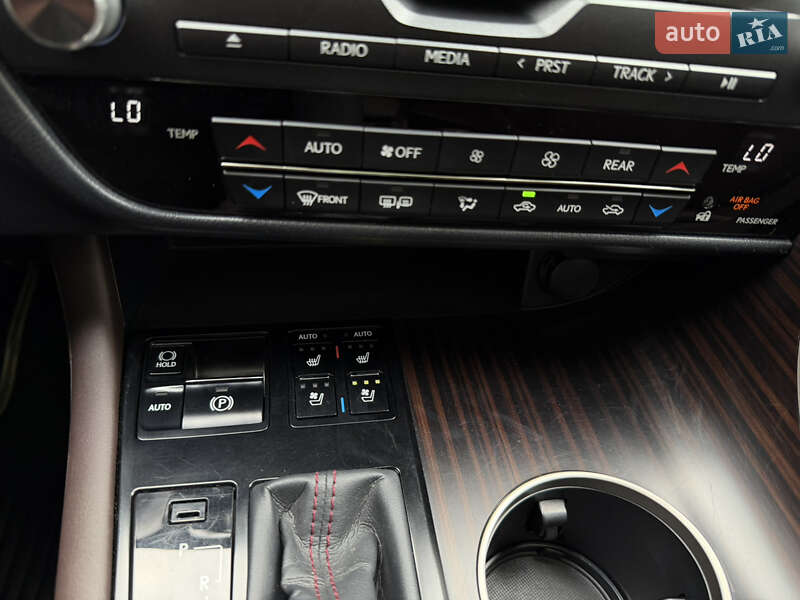 Позашляховик / Кросовер Lexus RX 2019 в Києві