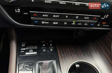 Внедорожник / Кроссовер Lexus RX 2019 в 