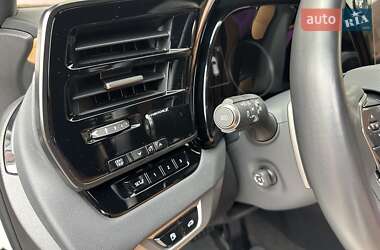 Позашляховик / Кросовер Lexus RX 2023 в  фото 29 Позашляховик / Кросовер Lexus RX 2023 в