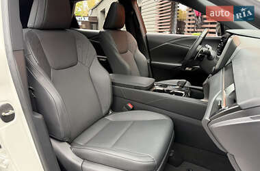 Позашляховик / Кросовер Lexus RX 2023 в  фото 14 Позашляховик / Кросовер Lexus RX 2023 в