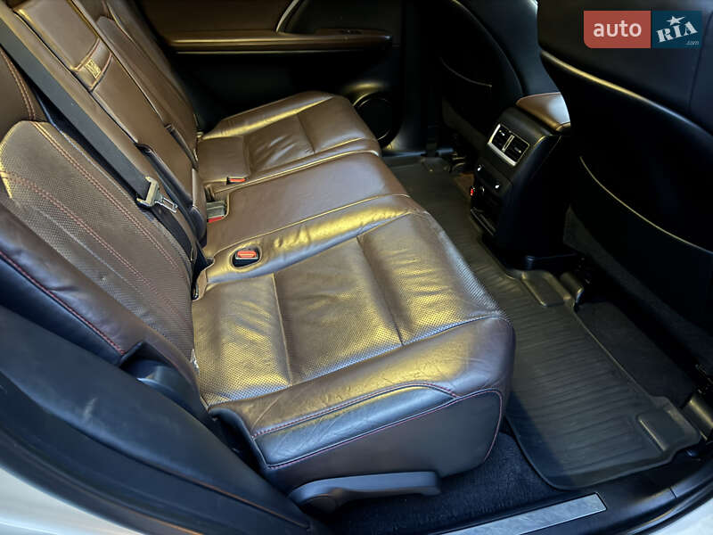 Позашляховик / Кросовер Lexus RX 2016 в Києві