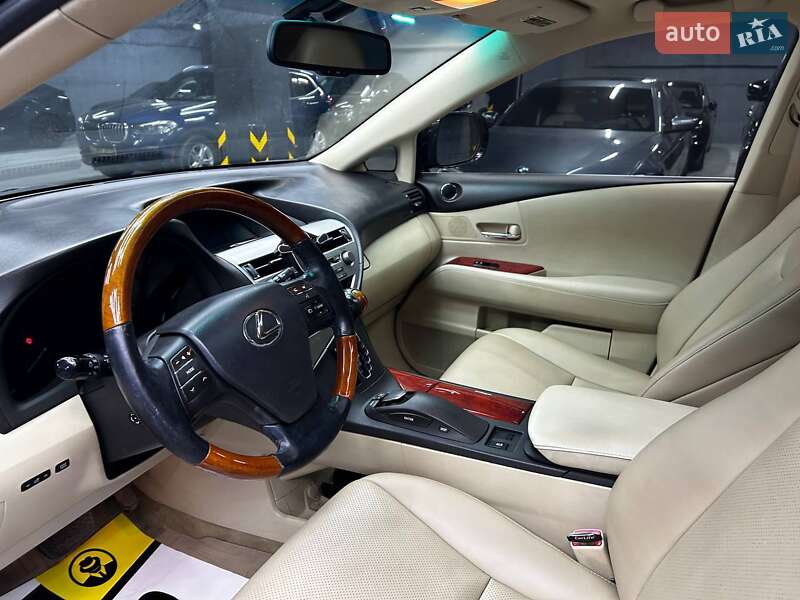 Позашляховик / Кросовер Lexus RX 2011 в Чернівцях