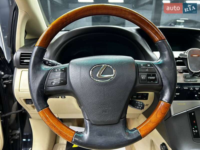 Позашляховик / Кросовер Lexus RX 2011 в Чернівцях