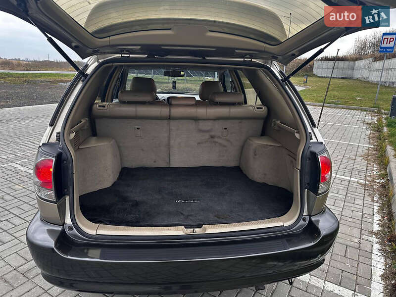 Внедорожник / Кроссовер Lexus RX 2001 в Львове