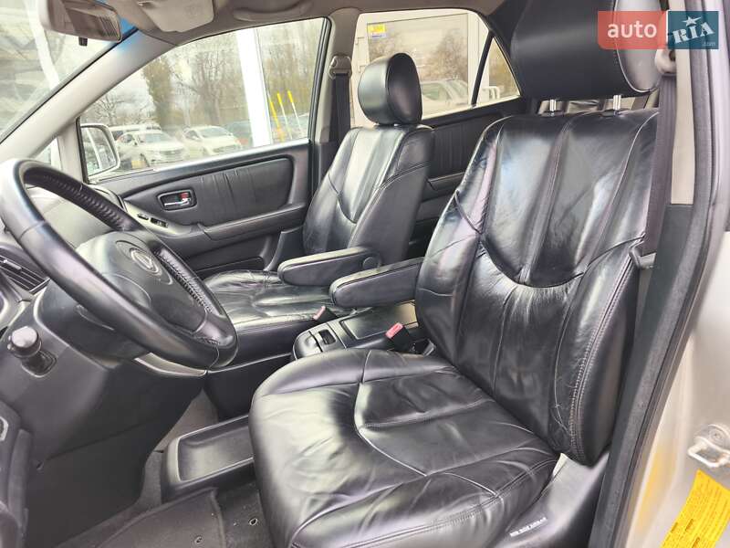 Внедорожник / Кроссовер Lexus RX 2002 в Днепре