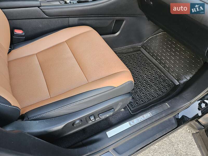 Внедорожник / Кроссовер Lexus RX 2018 в Киеве