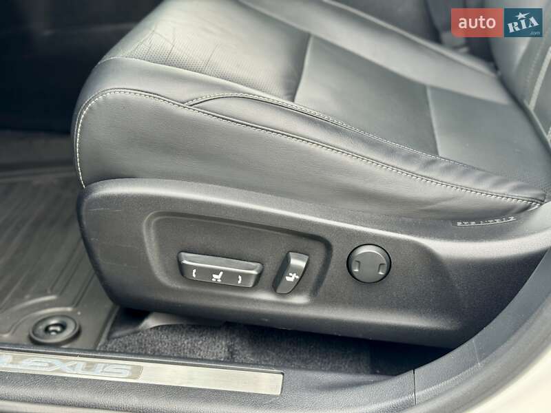 Позашляховик / Кросовер Lexus RX 2016 в Києві