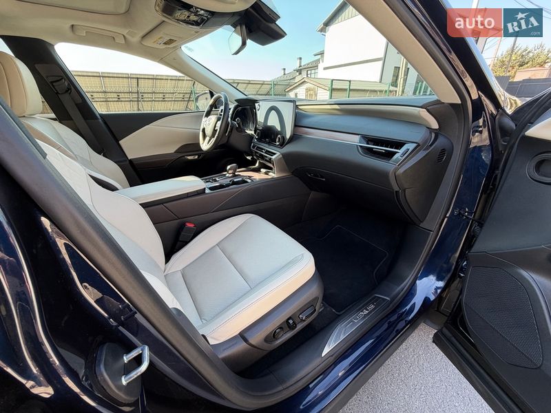 Внедорожник / Кроссовер Lexus RX 2023 в Ужгороде