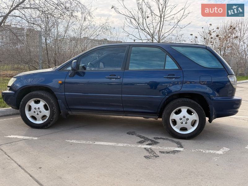 Внедорожник / Кроссовер Lexus RX 2003 в Одессе