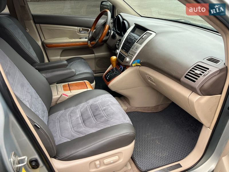 Внедорожник / Кроссовер Lexus RX 2004 в Городище