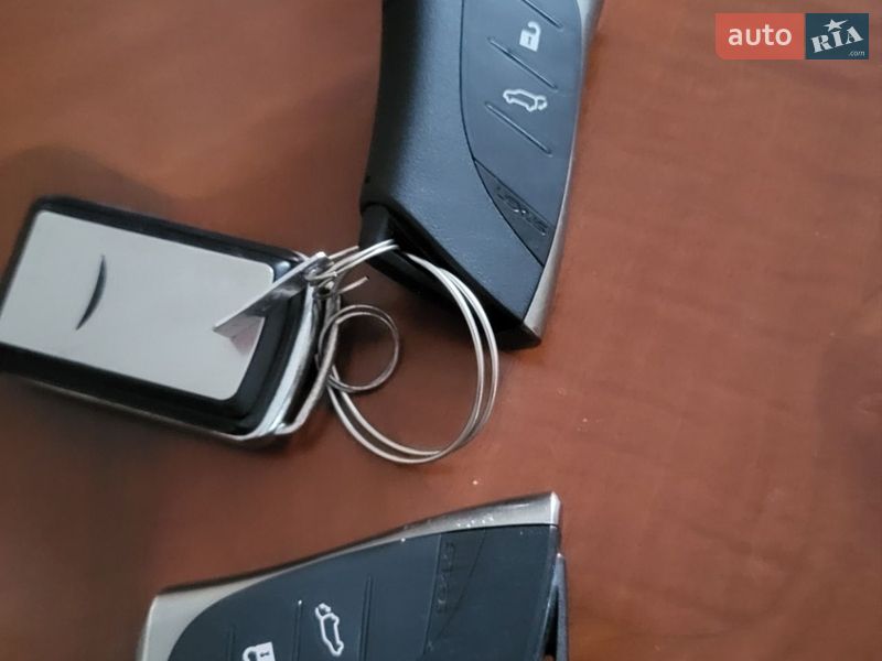 Позашляховик / Кросовер Lexus RX 2023 в Івано-Франківську