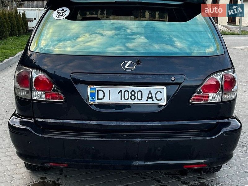 Внедорожник / Кроссовер Lexus RX 2002 в Яремче