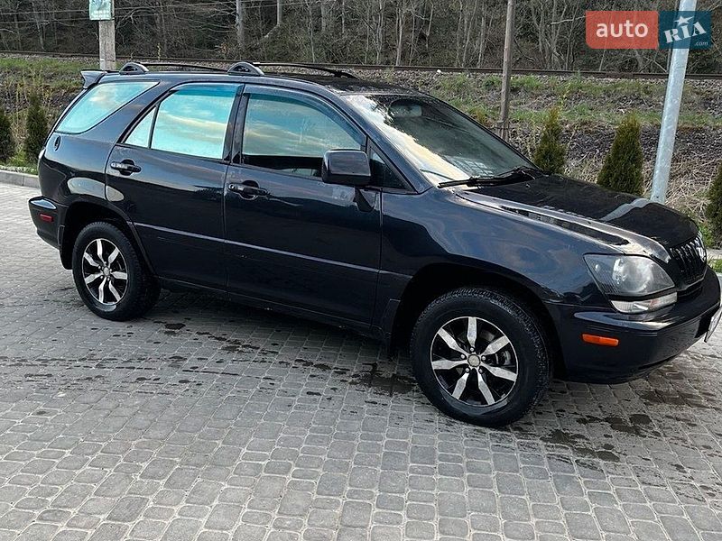Внедорожник / Кроссовер Lexus RX 2002 в Яремче