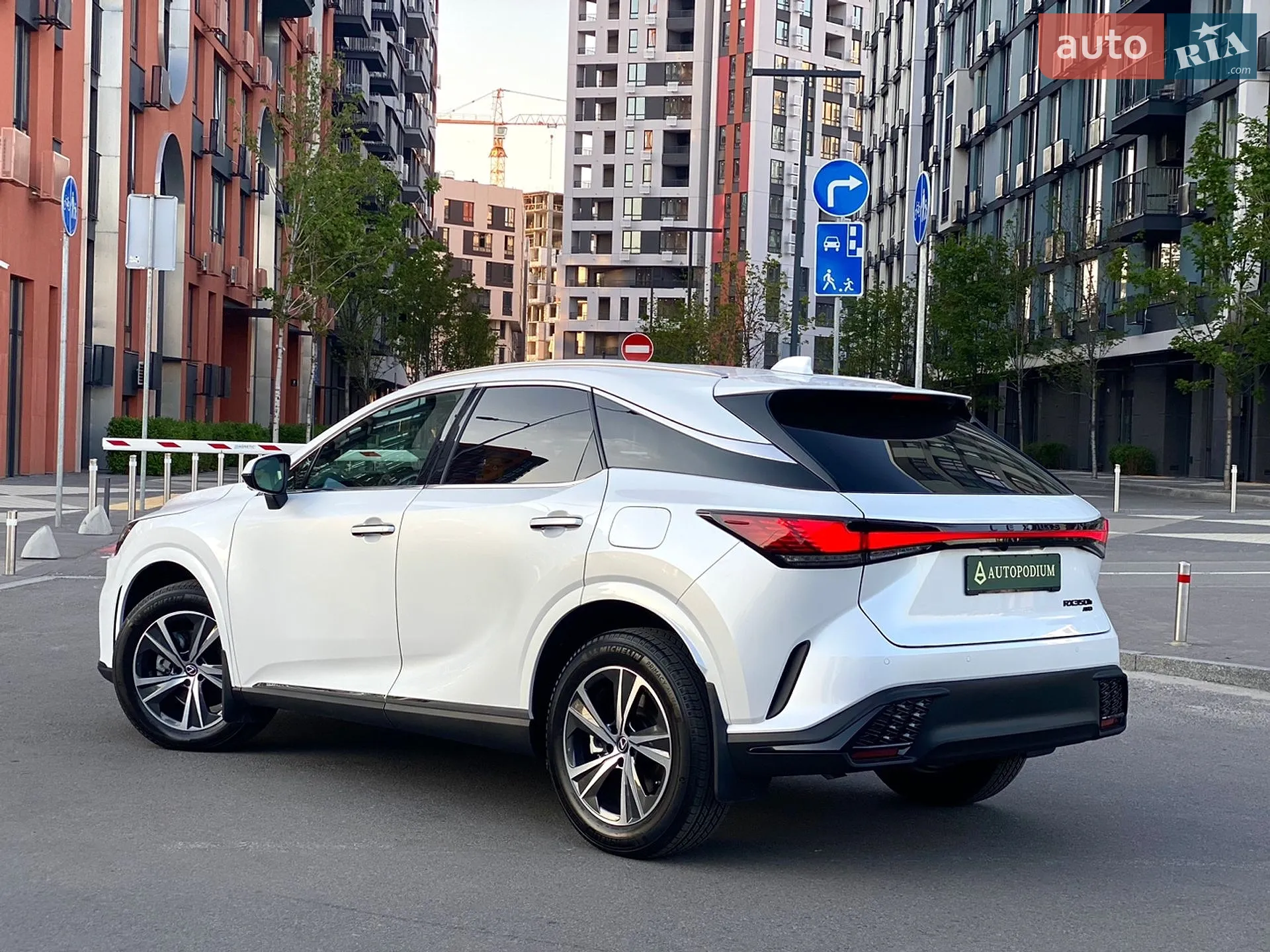 2025 Lexus RX - мініатюра 9