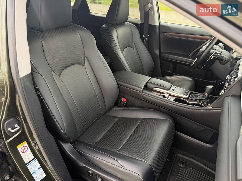 Позашляховик / Кросовер Lexus RX 2019 в Києві