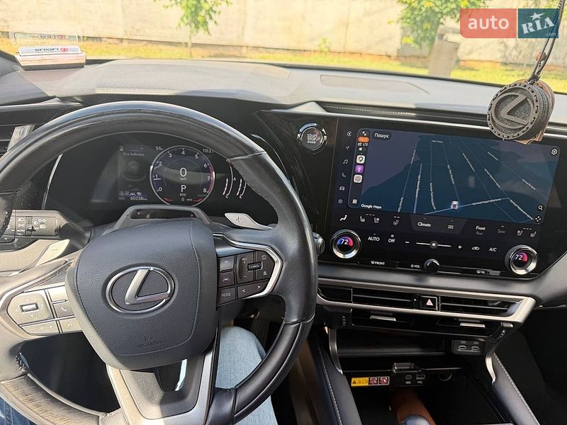 Внедорожник / Кроссовер Lexus RX 2023 в Вишневом