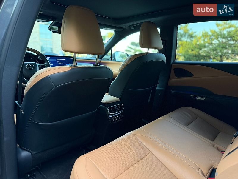 Позашляховик / Кросовер Lexus RX 2024 в Львові