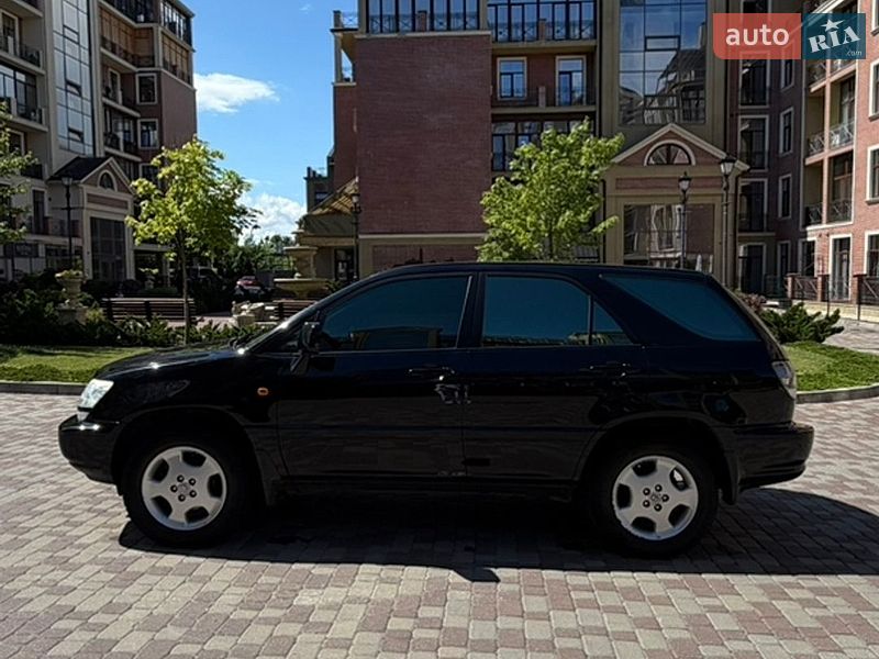 Внедорожник / Кроссовер Lexus RX 2001 в Харькове