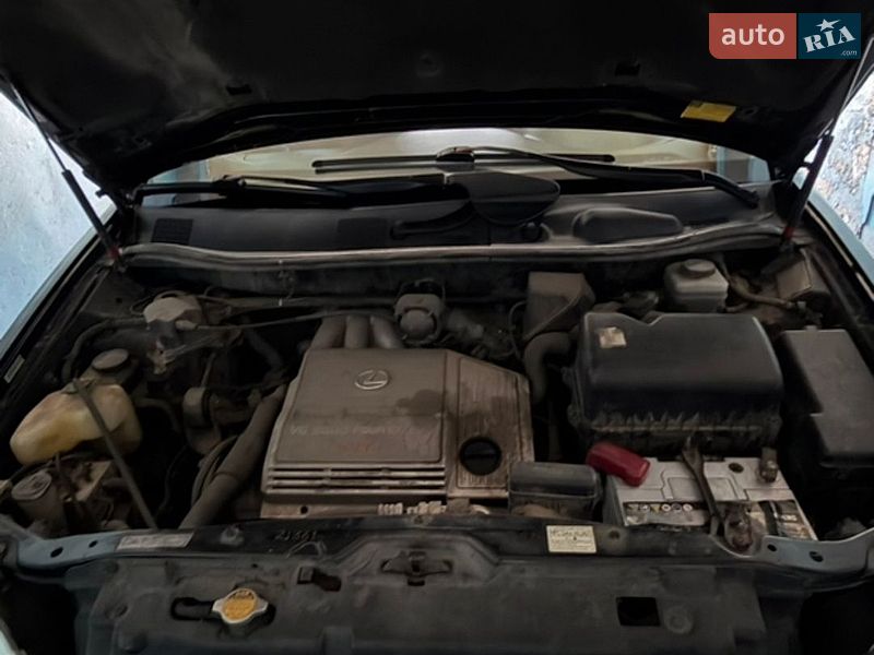Внедорожник / Кроссовер Lexus RX 2001 в Харькове