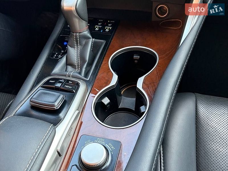 Позашляховик / Кросовер Lexus RX 2018 в Львові