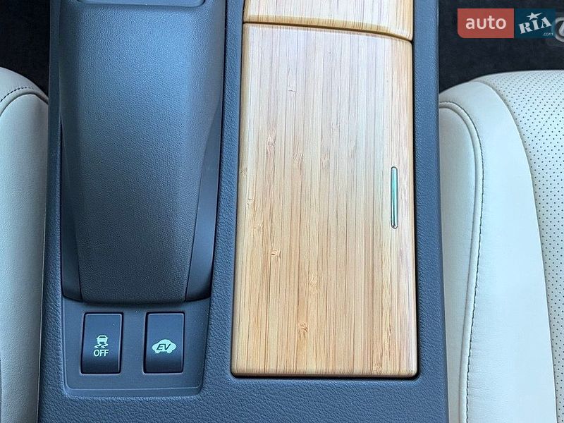 Позашляховик / Кросовер Lexus RX 2015 в Ужгороді