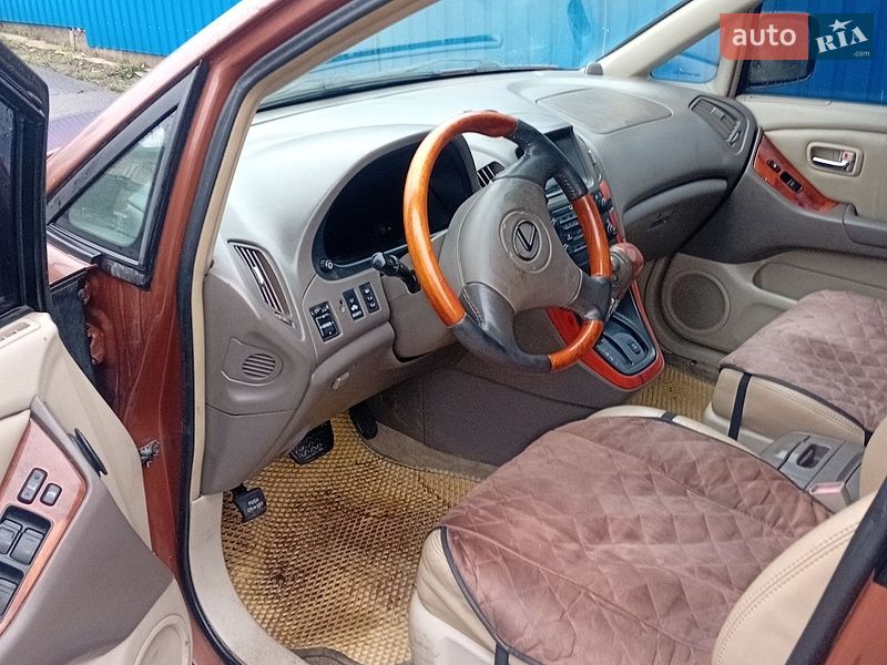 Позашляховик / Кросовер Lexus RX 2001 в Полтаві