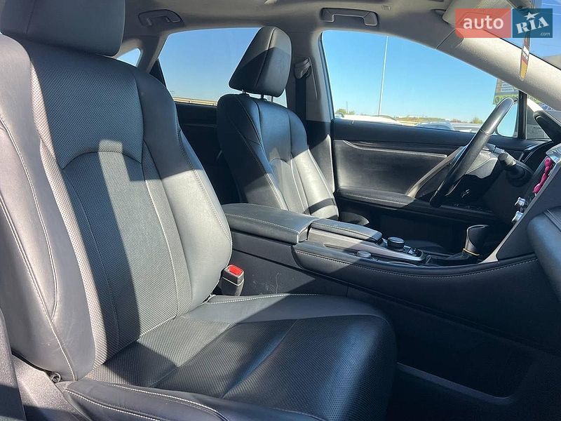 Позашляховик / Кросовер Lexus RX 2018 в Львові