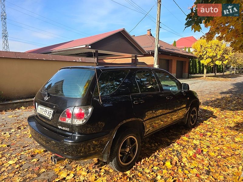 Внедорожник / Кроссовер Lexus RX 2001 в Харькове