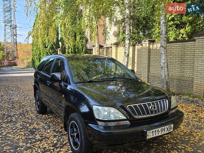 Внедорожник / Кроссовер Lexus RX 2001 в Харькове