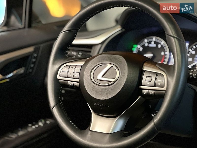 Позашляховик / Кросовер Lexus RX 2018 в Львові