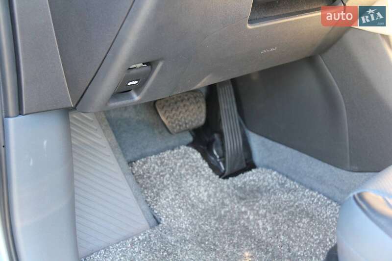 Позашляховик / Кросовер Lexus RZ 2023 в Києві фото 47 Позашляховик / Кросовер Lexus RZ 2023 в Києві