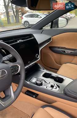 Позашляховик / Кросовер Lexus RZ 2023 в 