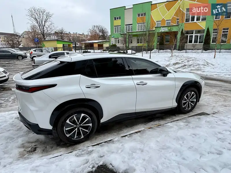 Lexus RZ 2024