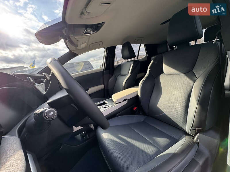 Позашляховик / Кросовер Lexus RZ 2024 в Стрию