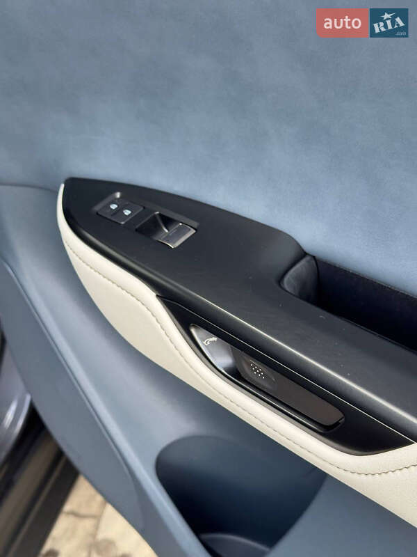 Позашляховик / Кросовер Lexus RZ 2024 в Стрию