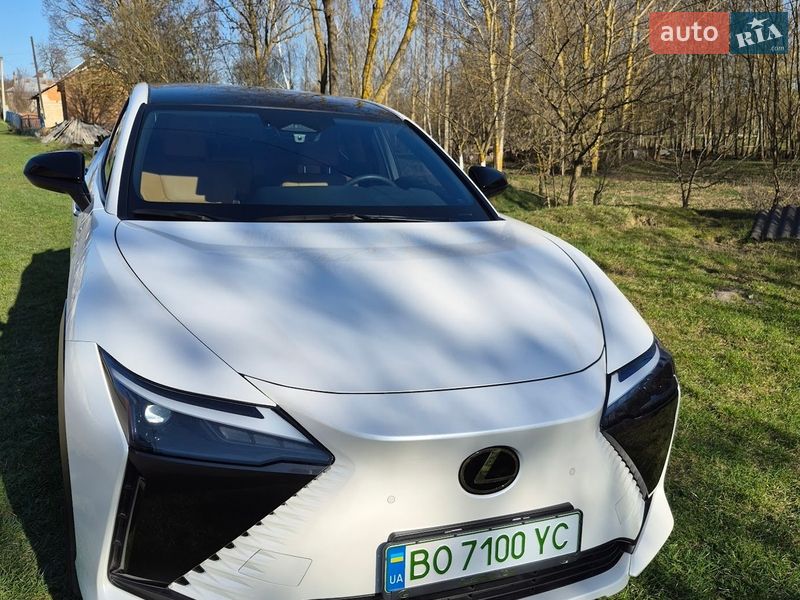 Lexus RZ 2023