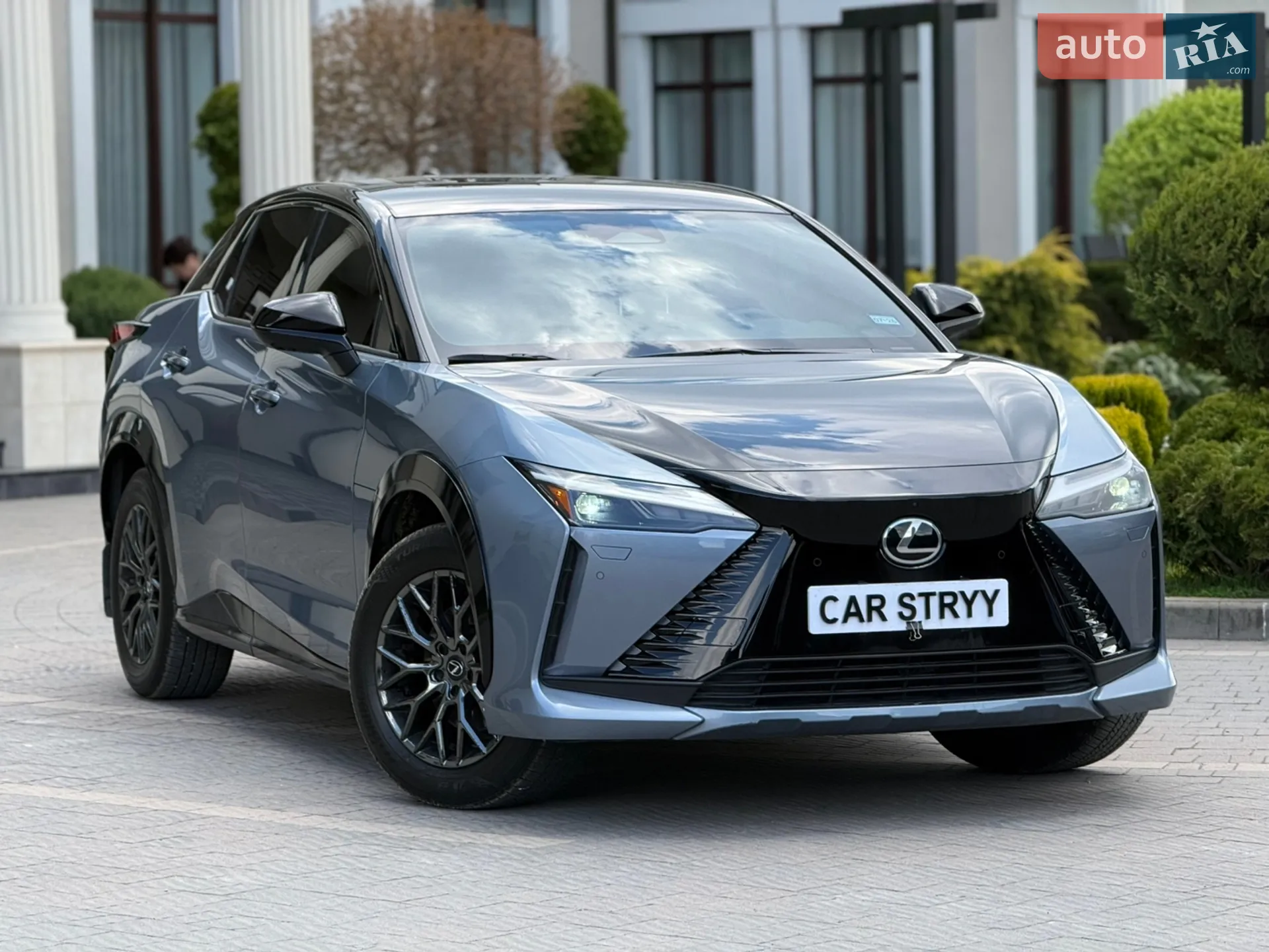 2024 Lexus RZ - фото 1