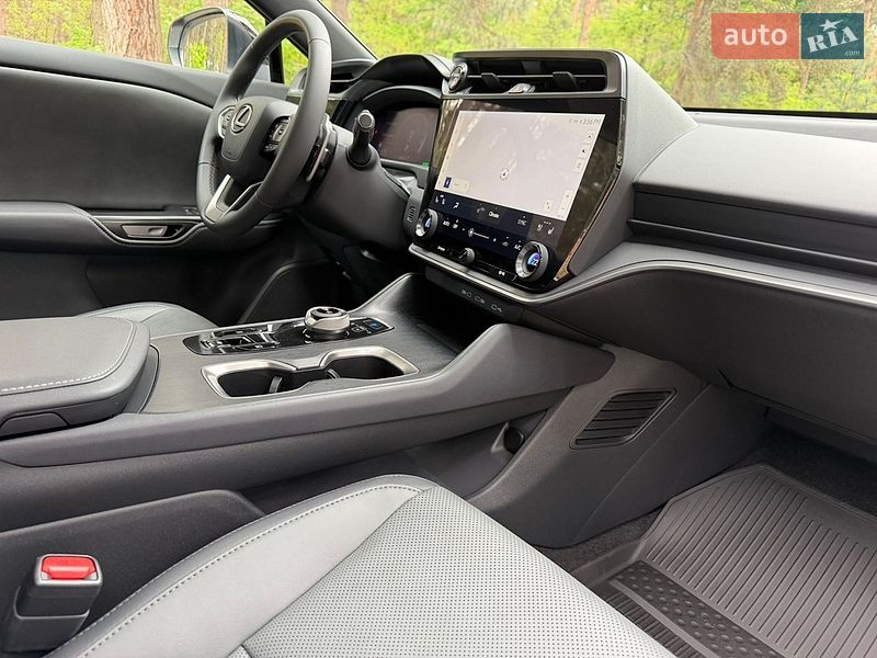 Внедорожник / Кроссовер Lexus RZ 2024 в Киеве