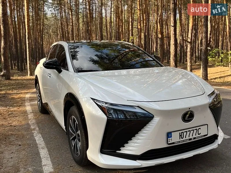 Lexus RZ