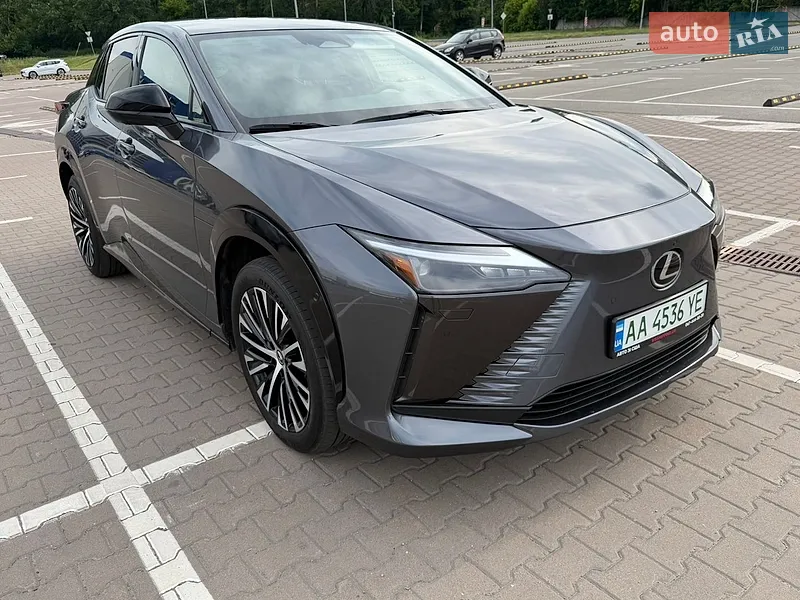 Lexus RZ 2023