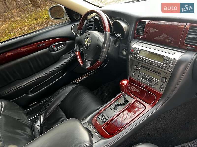 Кабріолет Lexus SC 2002 в Києві