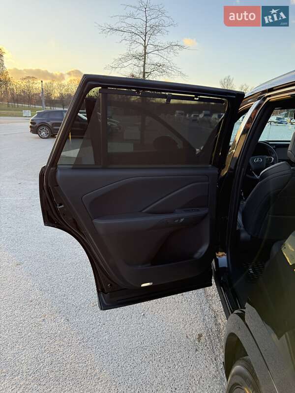 Позашляховик / Кросовер Lexus TX 2024 в Львові фото 14 Позашляховик / Кросовер Lexus TX 2024 в Львові