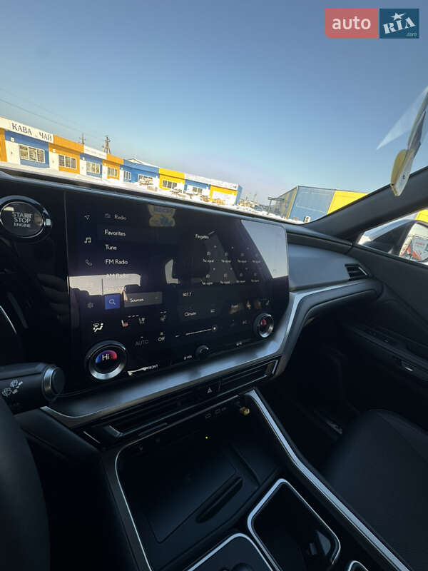 Внедорожник / Кроссовер Lexus TX 2024 в Житомире