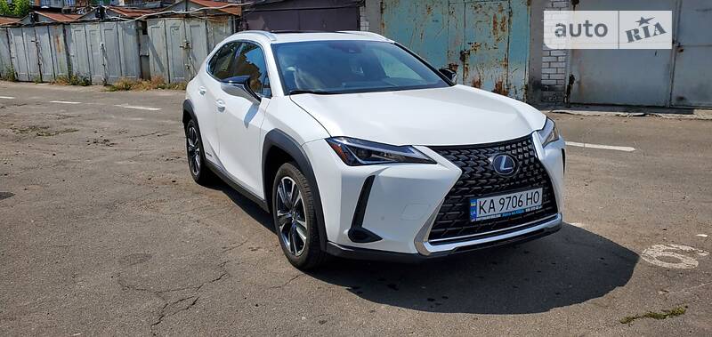 Внедорожник / Кроссовер Lexus UX 2020 в Киеве