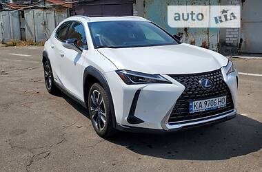 Внедорожник / Кроссовер Lexus UX 2020 в Киеве