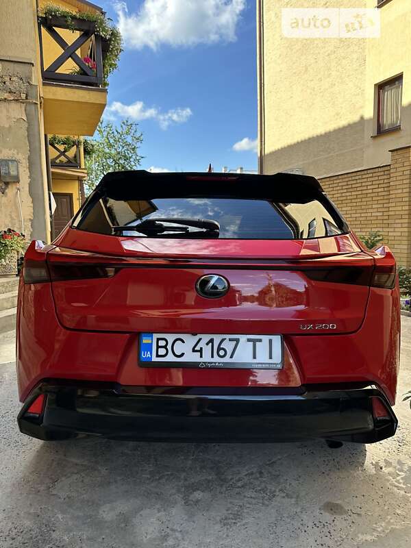 Позашляховик / Кросовер Lexus UX 2018 в Львові