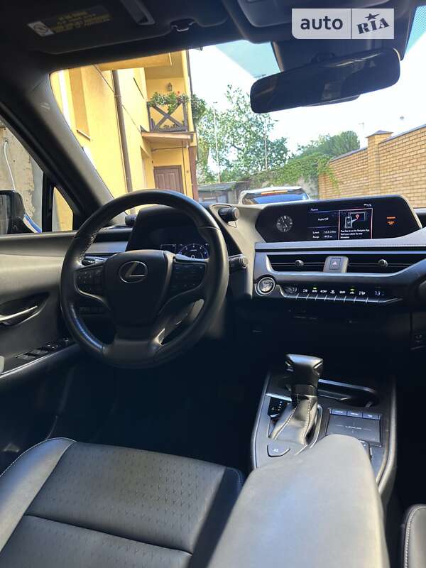 Позашляховик / Кросовер Lexus UX 2018 в Львові