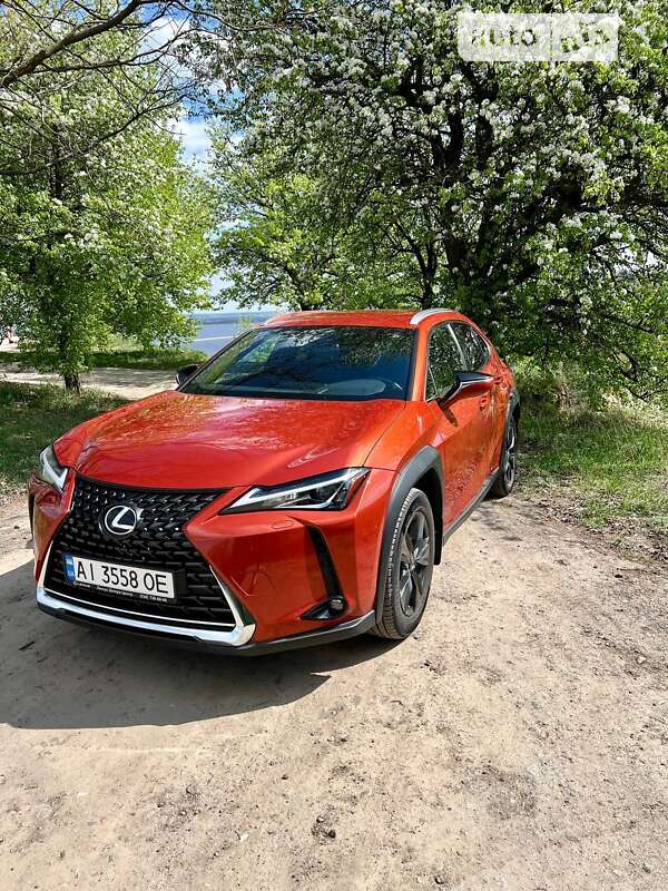 Внедорожник / Кроссовер Lexus UX 2018 в Киеве