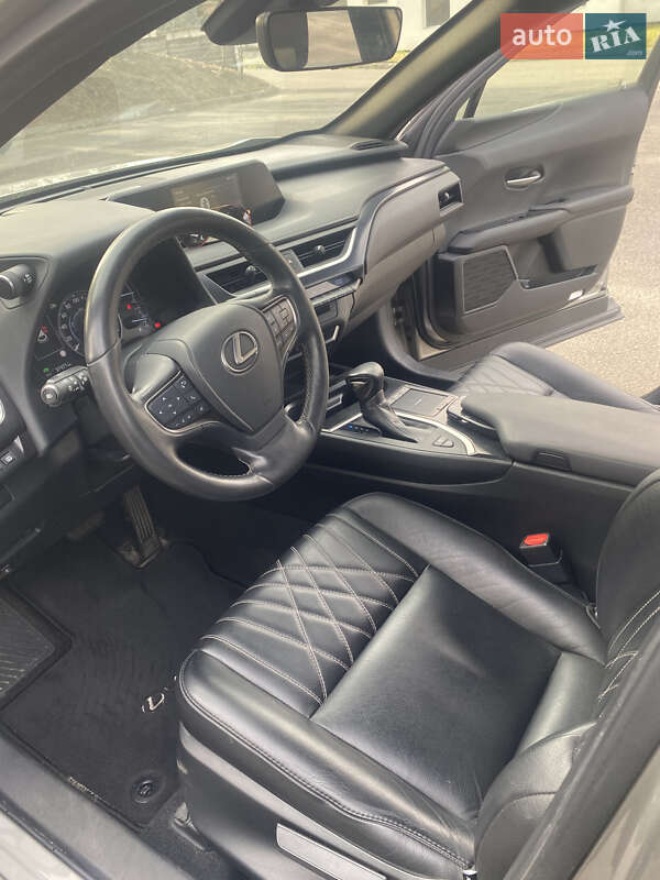 Позашляховик / Кросовер Lexus UX 2019 в Києві